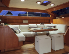 Benetti 90